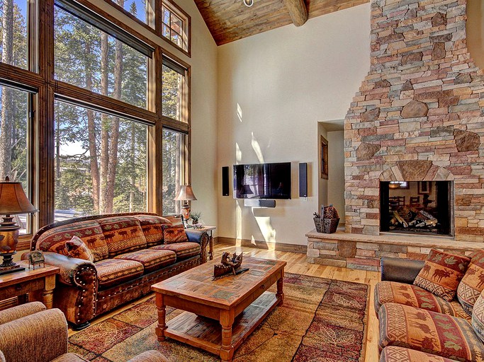 Cabins (Breckenridge, Colorado, United States)