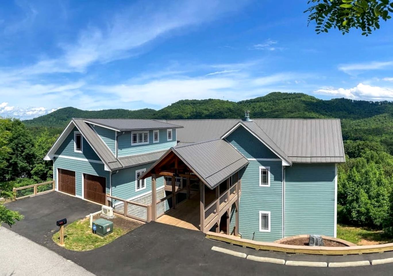 Fantastic Cottage with Incredible Sights in Candler, North Carolina