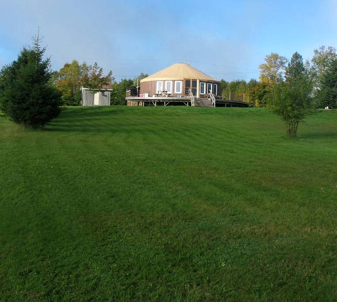 Yurts (Rexton, New Brunswick, Canada)