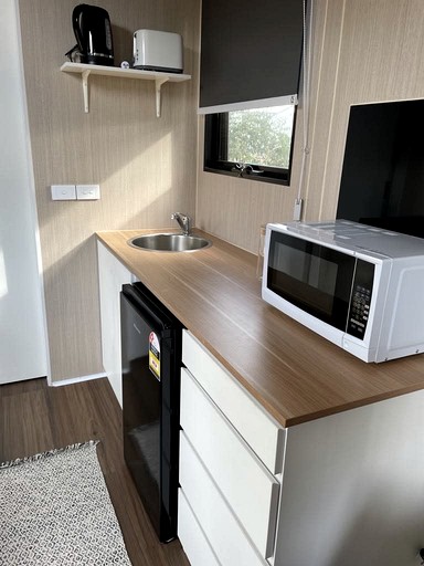 Tiny Houses (Australia, Metung, Victoria)