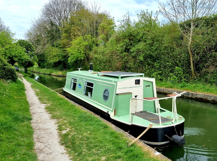 Floating Homes (United Kingdom, Tring, England)