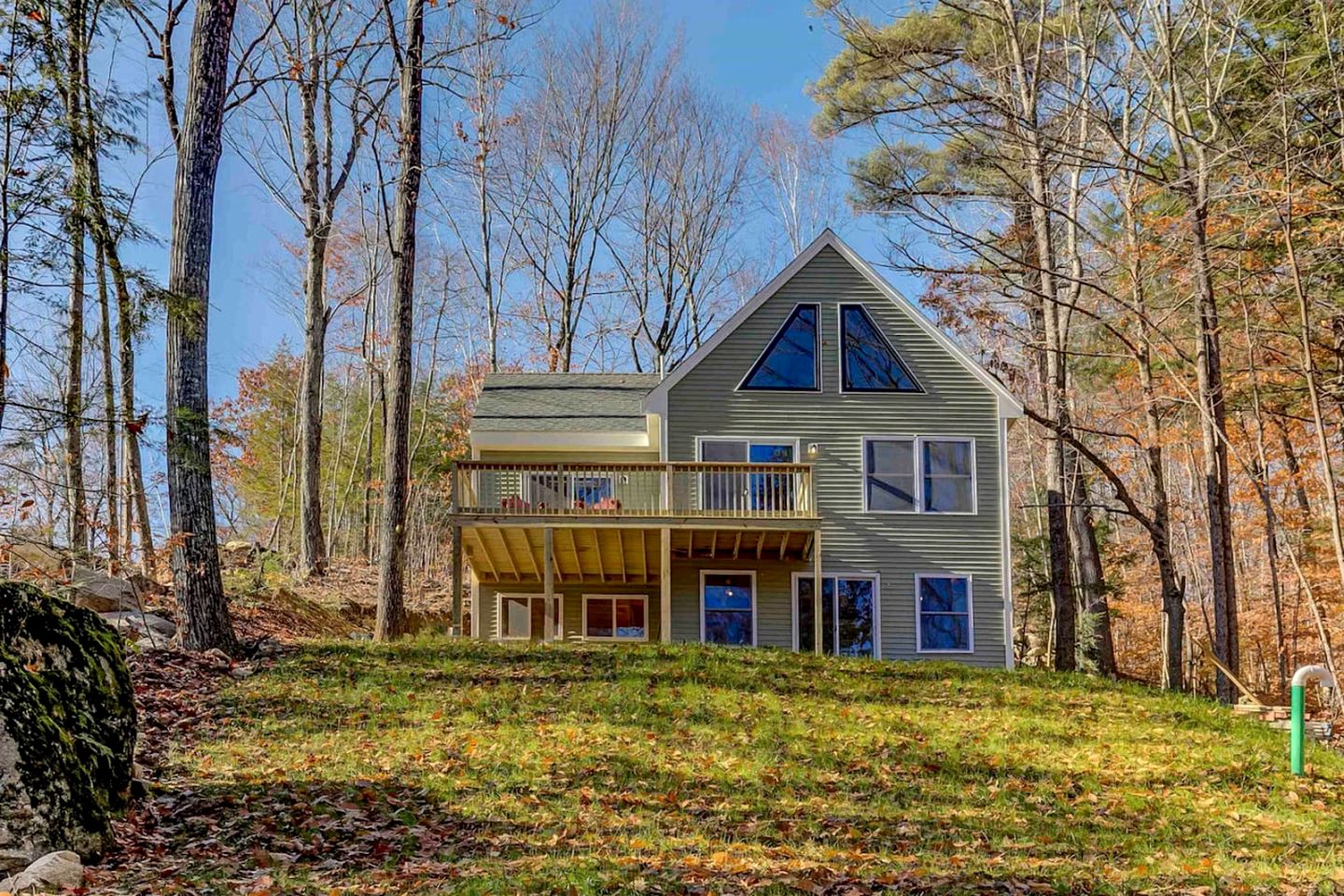 Modern Cabin with Beautiful Mountain Views in Intervale, New Hampshire