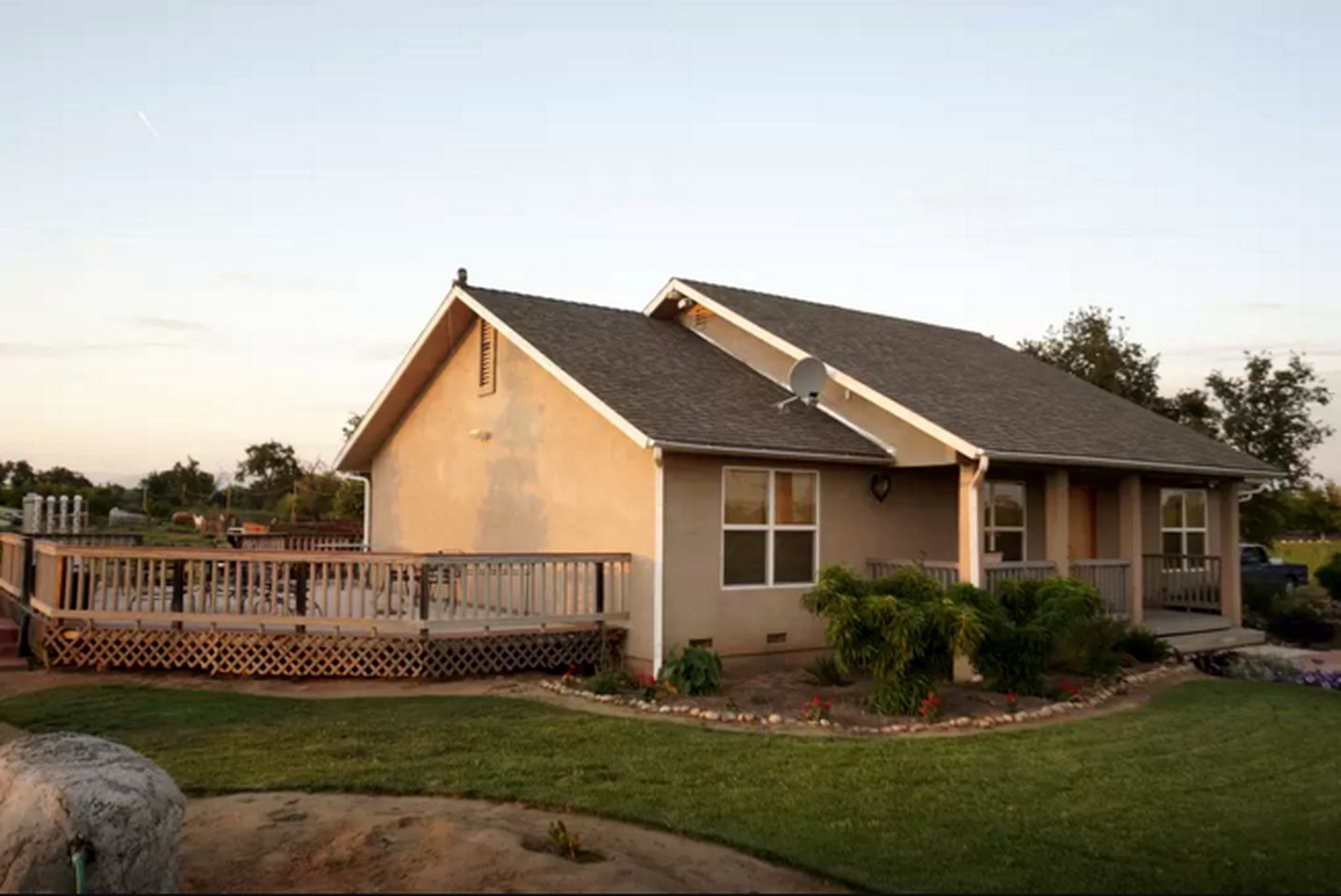 Cabins (Sanger, California, United States)