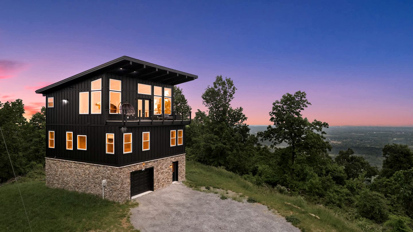 Scenic Getaway Cabin w/ Fire Pit, Deck & Panoramic Views in Martinsburg, WV