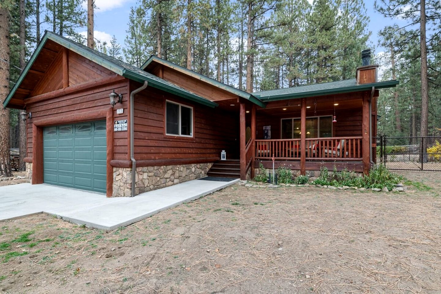 Comfy Cabin with Outdoor Living Space with Spa in Big Bear Lake