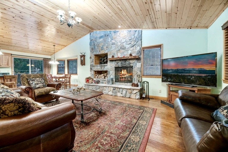 Cabins (United States of America, Big Bear Lake, California)