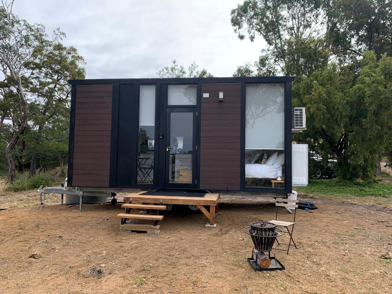 Cozy Tiny House with Beach Access and Scenic Views near Opossum Bay, Tasmania