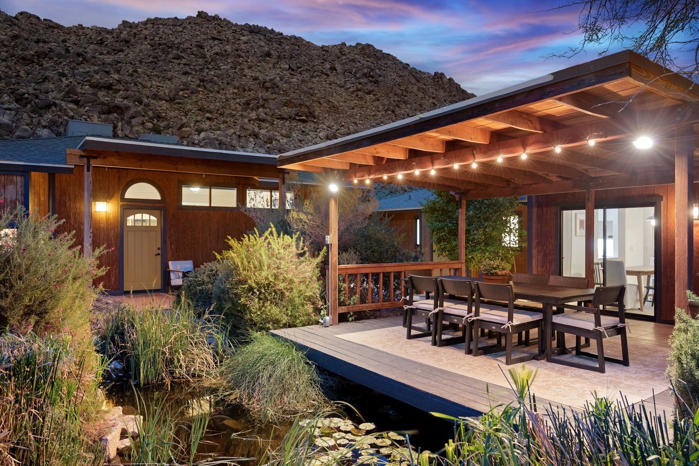Incredible Vacation Rental with Hot-tub, Fire Pit and Great Sights in Joshua Tree, California