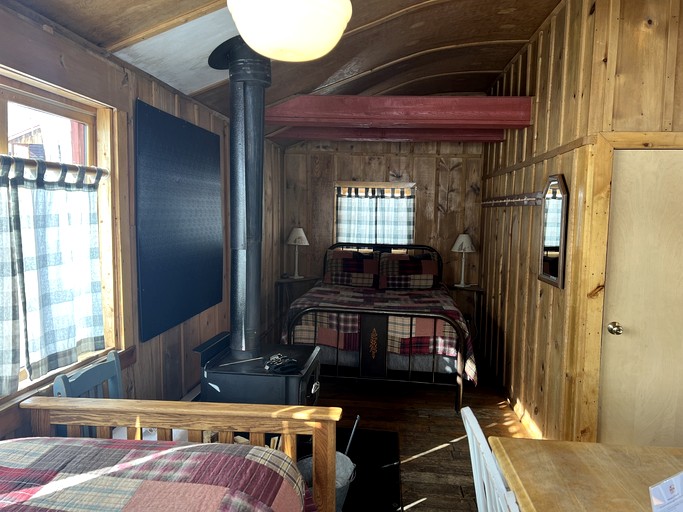 Cabins (United States of America, Columbine, Colorado)