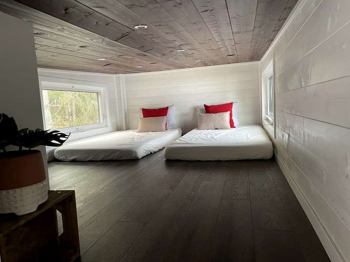 Tiny houses (Canada, Petawawa, Ontario)