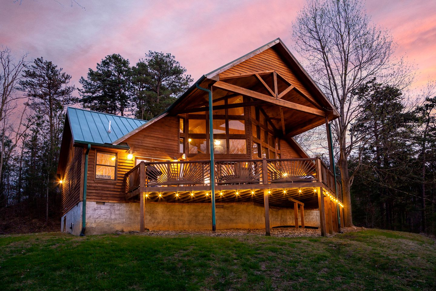 Fully-Equipped Luxury Cabin with Stunning Views of the Great Smoky Mountains, Tennessee