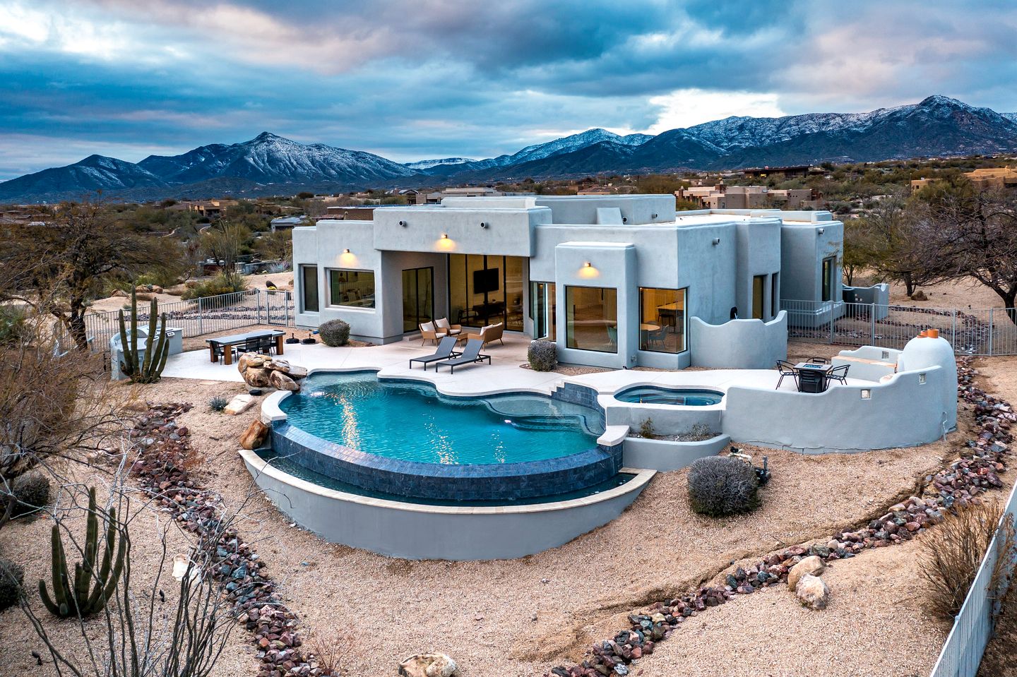 Impressive Rental with Incredible Modern Interior in Arizona