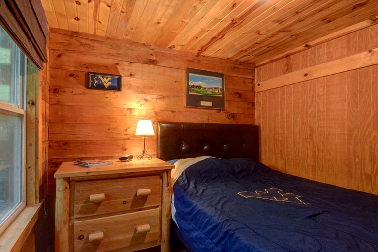 Cabins (United States of America, Bruceton Mills, West Virginia)
