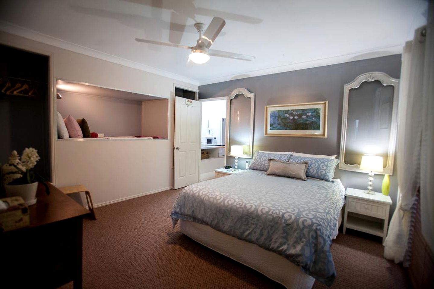 Cabins (Brisbane, Queensland, Australia)