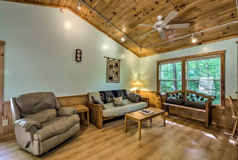 Cabins (Bryson City, North Carolina, United States)