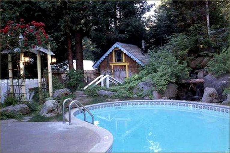Nature Lodges (Fish Camp, California, United States)
