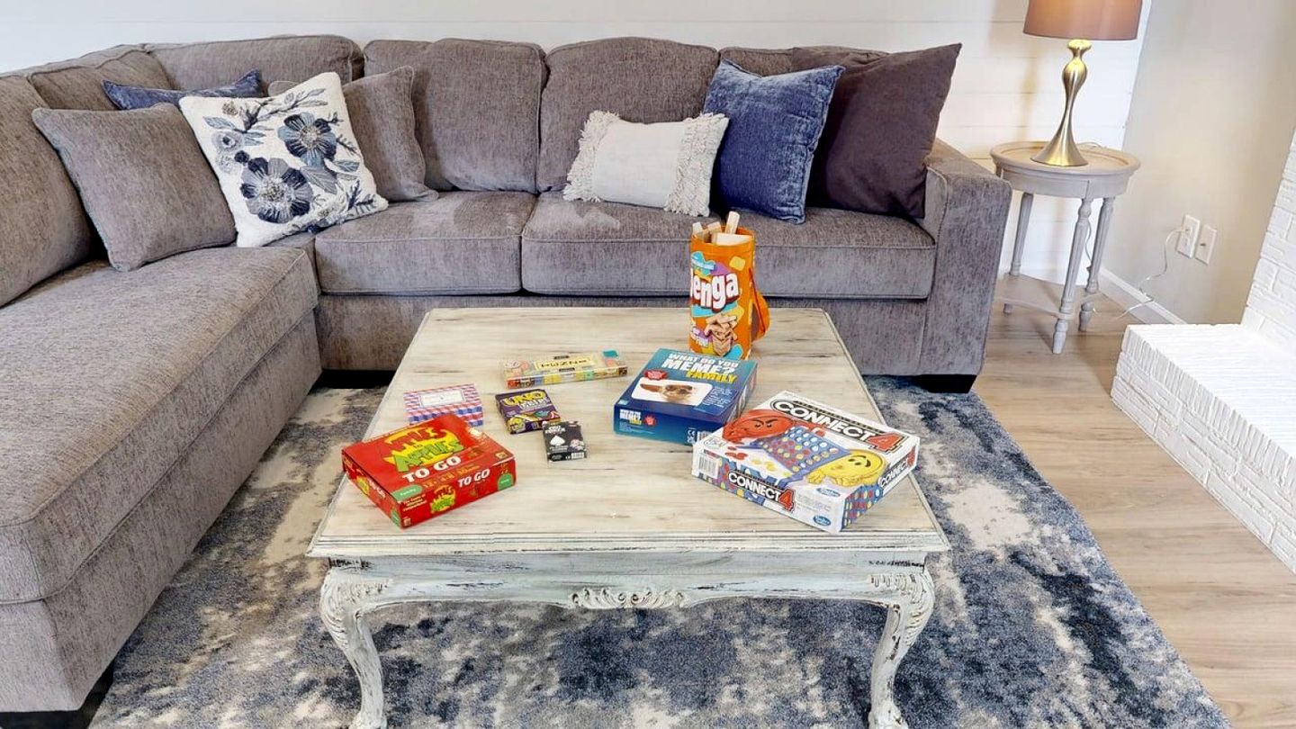 Modern Escape with Designer Touches & Relaxing Lounge in College Station, Texas