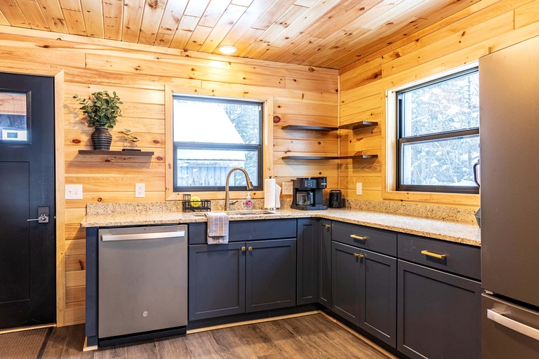 Cabins (United States of America, Paradise, Michigan)
