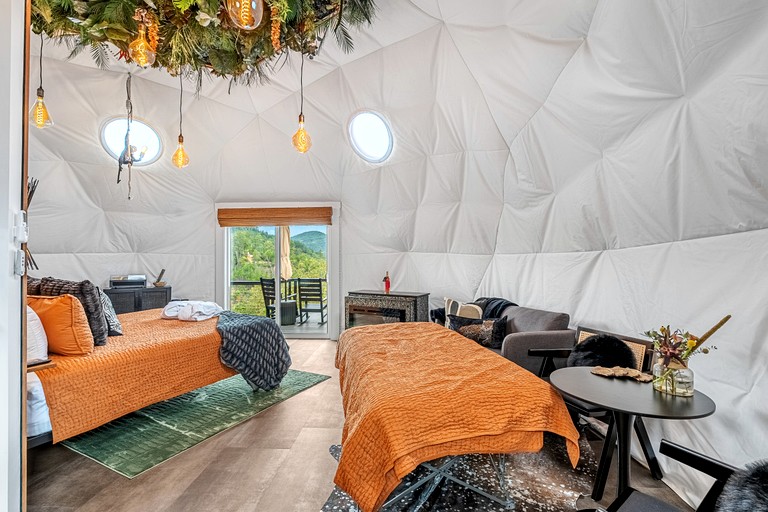 Domes (United States of America, Townsend, Tennessee)