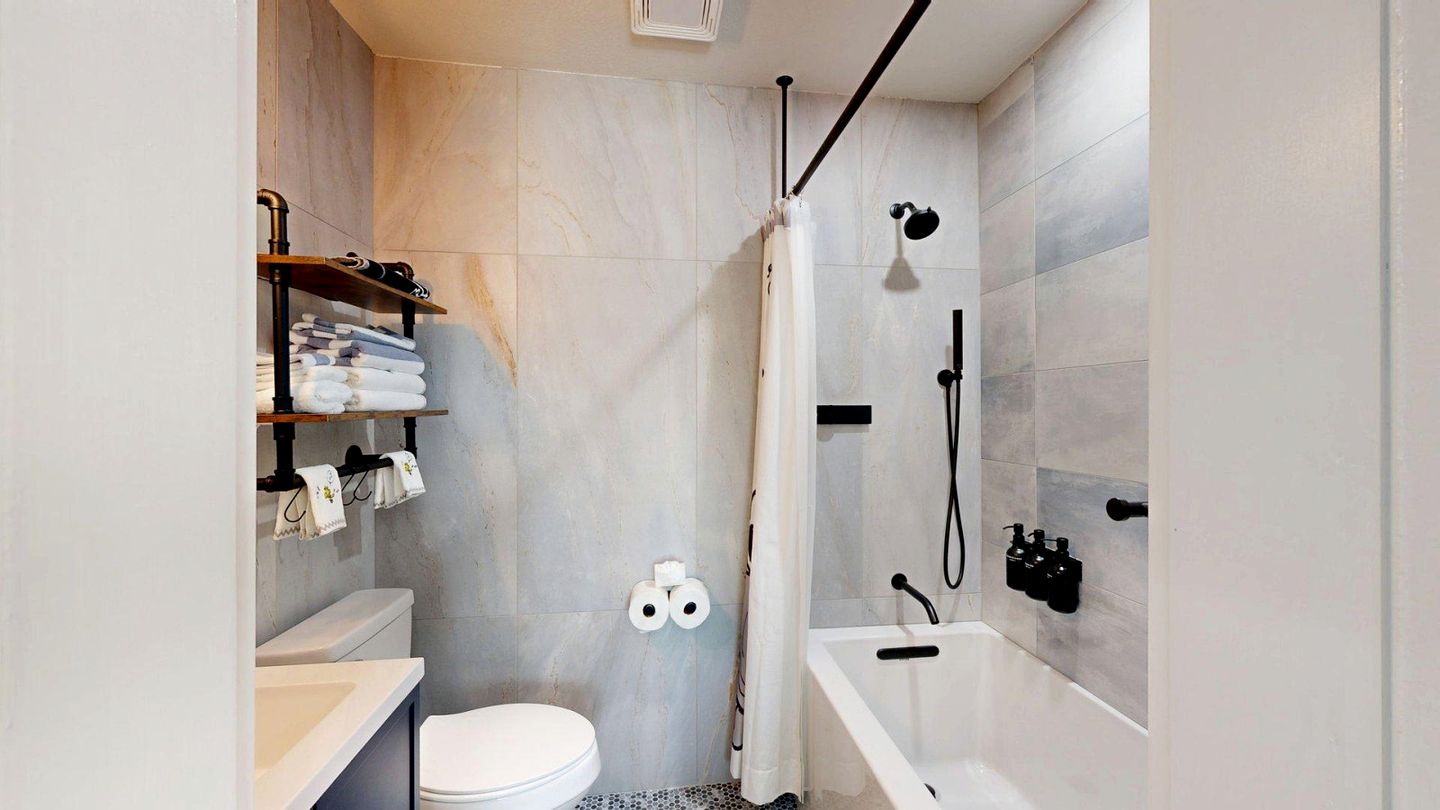 Modern Hideaway with Fresh Renovation and Inviting Vibe in College Station, Texas