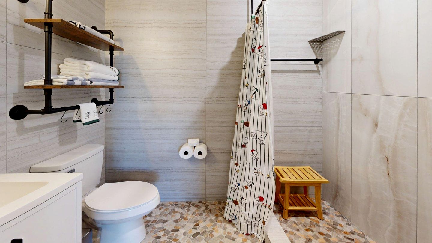 Modern Hideaway with Fresh Renovation and Inviting Vibe in College Station, Texas