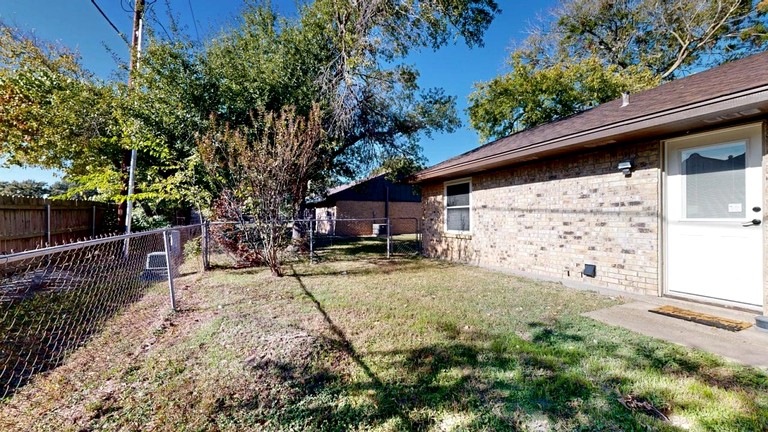 Modern Hideaway with Fresh Renovation and Inviting Vibe in College Station, Texas