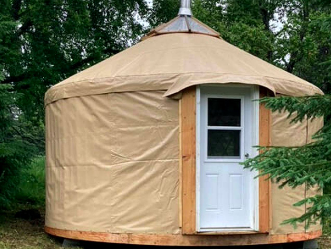 Yurts (Ninilchik, Alaska, United States of America)