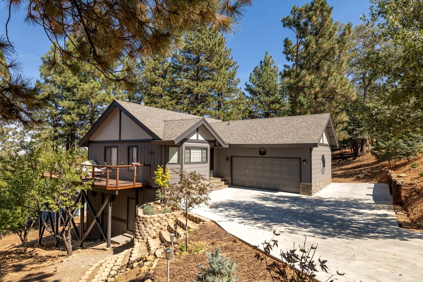 Remodeled Cabin with Impressive Private Deck in California