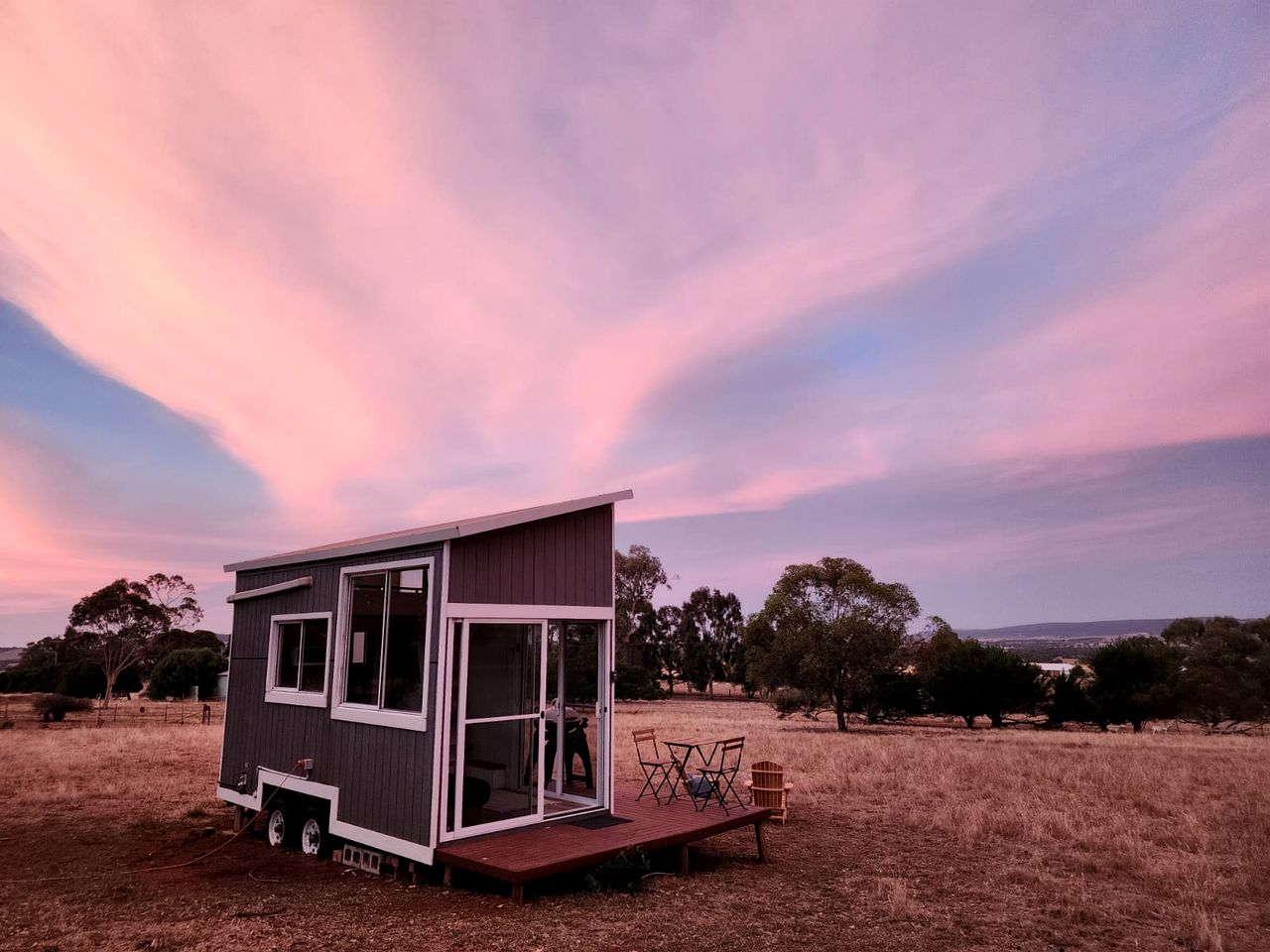 Charming Tiny House Overlooking the Table Top Mountains and Surrounded by Nature in Jindera, New South Wales