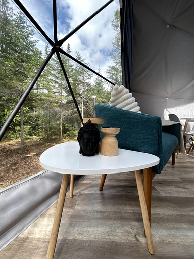 Domes (Canada, Matawinie, Quebec)