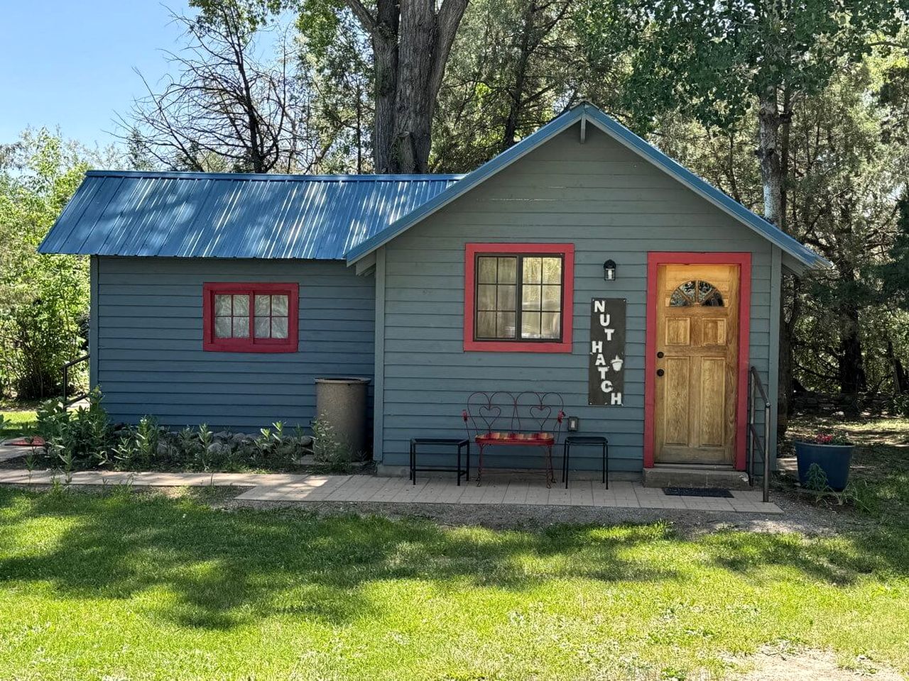 Cozy Rustic Cabin with Riverside Patio on the Pecos River – Pecos, New Mexico