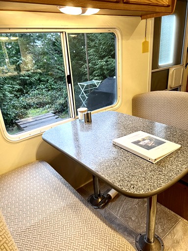 Vacation Rentals (Canada, --, --)
