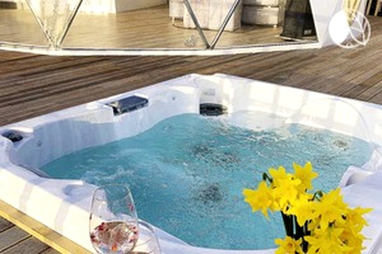 Oceanfront Dome with a Hot Tub for a Romantic Getaway near Calheta Beach, Portugal | Domes (Prazeres, Madeira, Portugal)