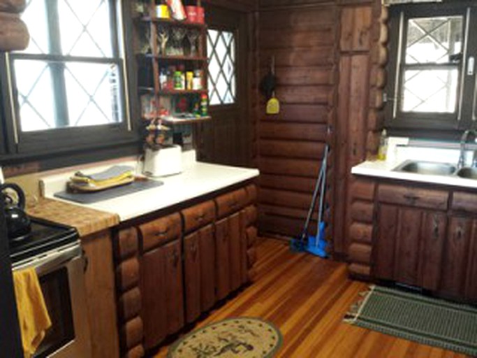Cabins (Loon Lake, New York, United States)