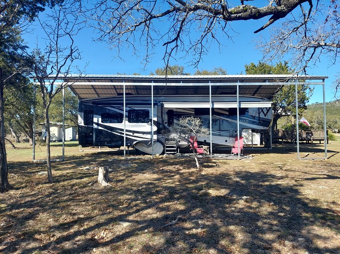 Cabins (United States of America, Purdon, Texas)