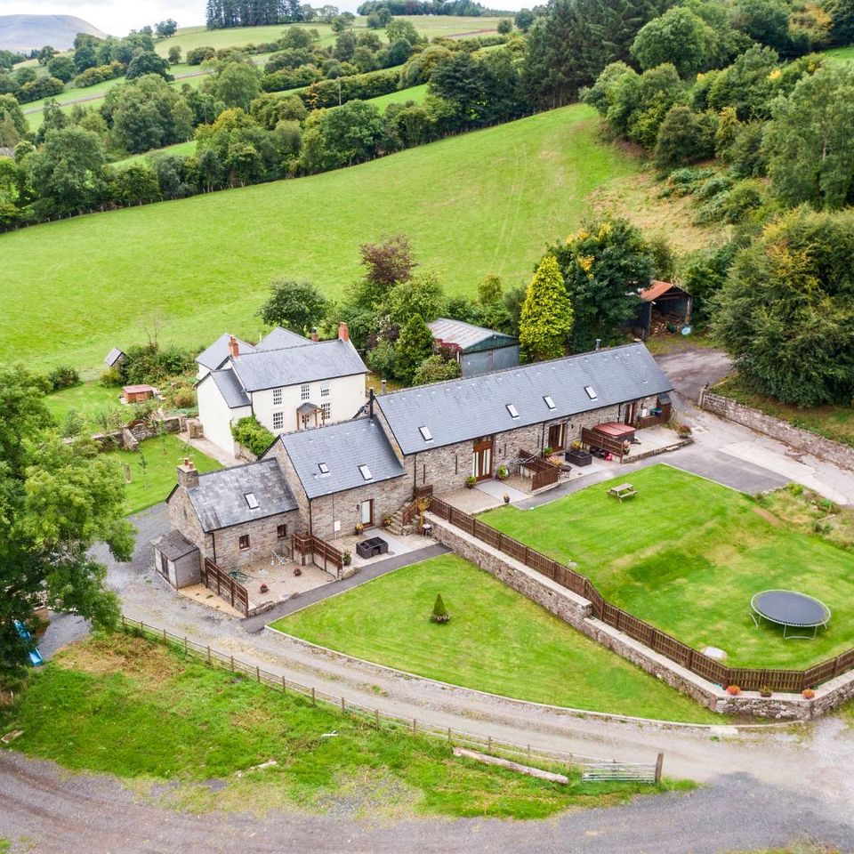 Incredible Spacious Multi-Unit Rental for an Unforgettable Large Group Getaway in the Countryside of Brecon, Wales