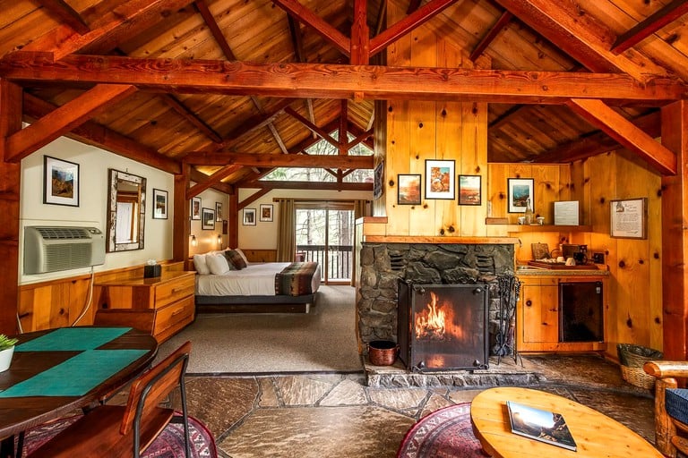Secluded Cabin Rental for Group Vacation in Oak Creek Canyon | Cabins (Sedona, Arizona, United States of America)