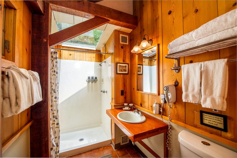Lovely and Rustic Cabin Rental with Garden Views in Sedona, Arizona | Cabins (Sedona, Arizona, United States of America)