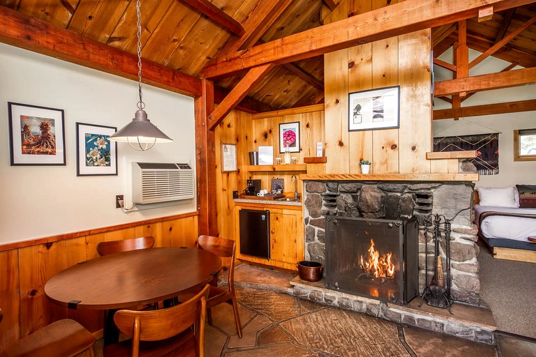 Lovely and Rustic Cabin Rental with Garden Views in Sedona, Arizona | Cabins (Sedona, Arizona, United States of America)