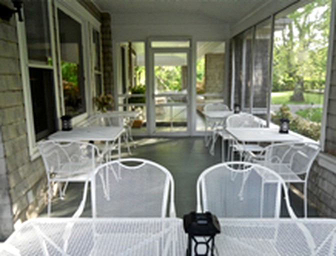 Nature Lodges (Orient, New York, United States)