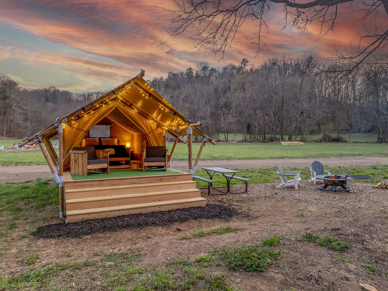 Vibrant Creekside Safari Tent Oasis near Smoky Mountain in Tennessee