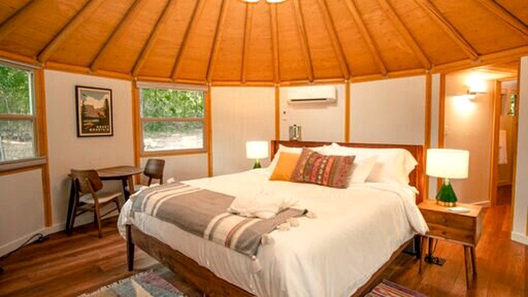 Yurts (Bastrop , Texas, United States)