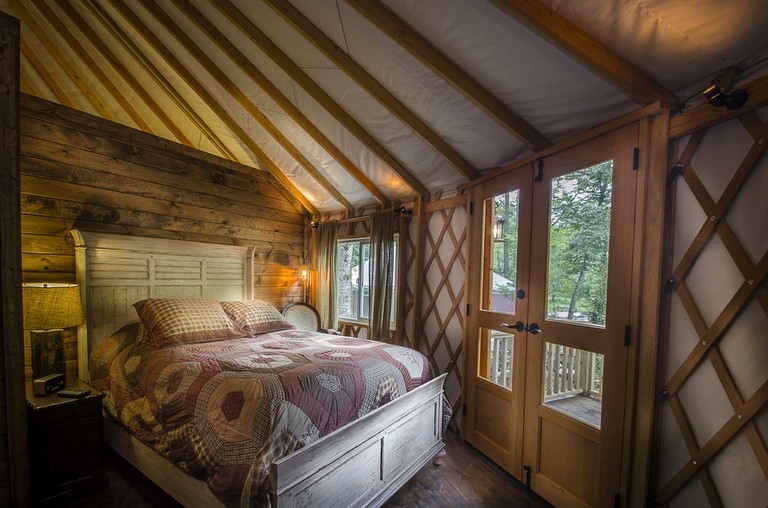 Yurts (United States of America, Topton, North Carolina)