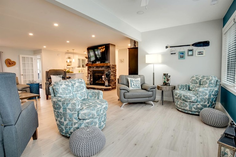 Cottages (Canada, Leamington, Ontario)