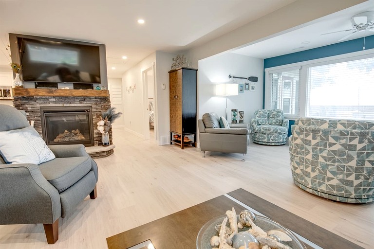 Cottages (Canada, Leamington, Ontario)