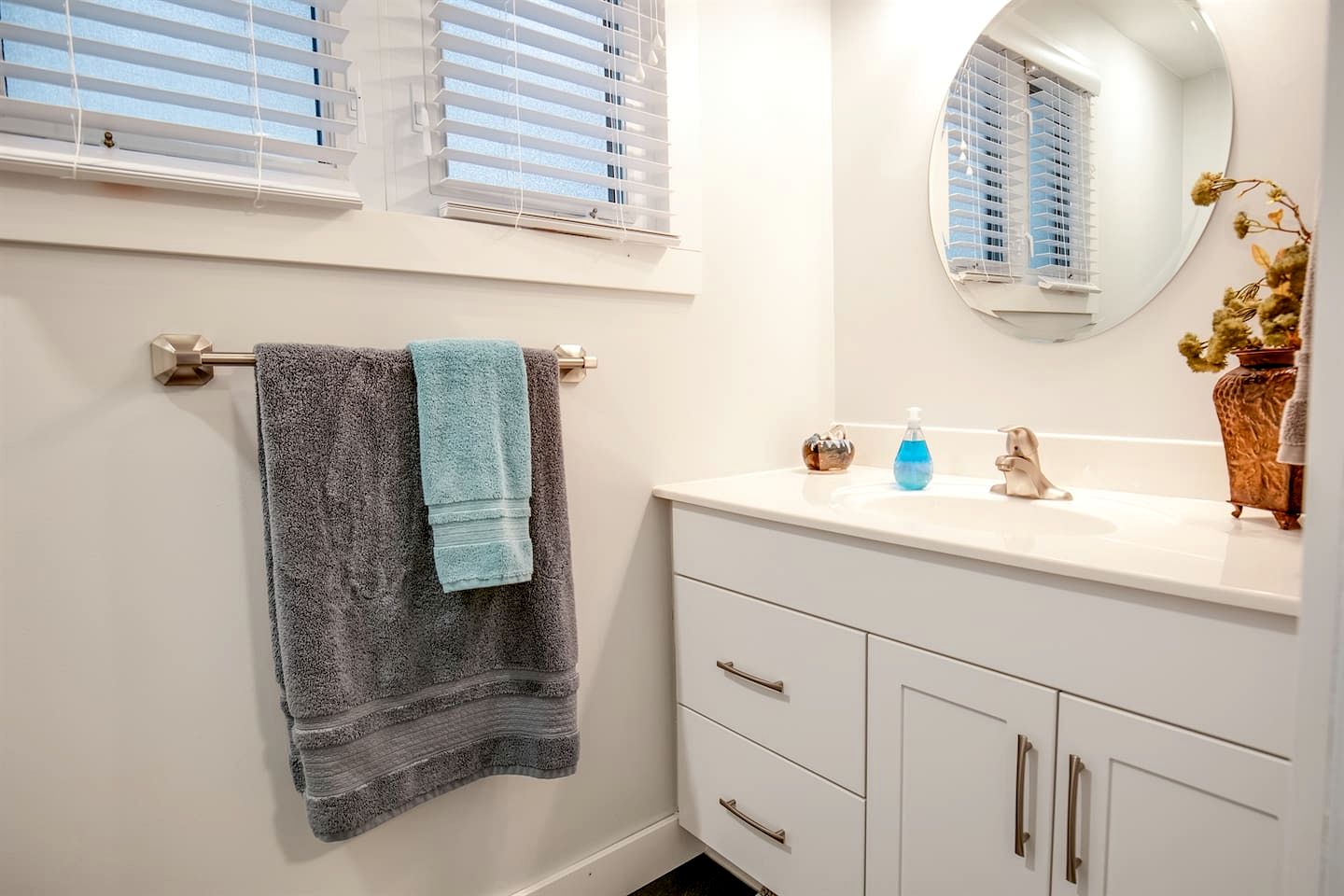 Outstanding Cottage with Nice Beach Sights in Leamington, Ontario