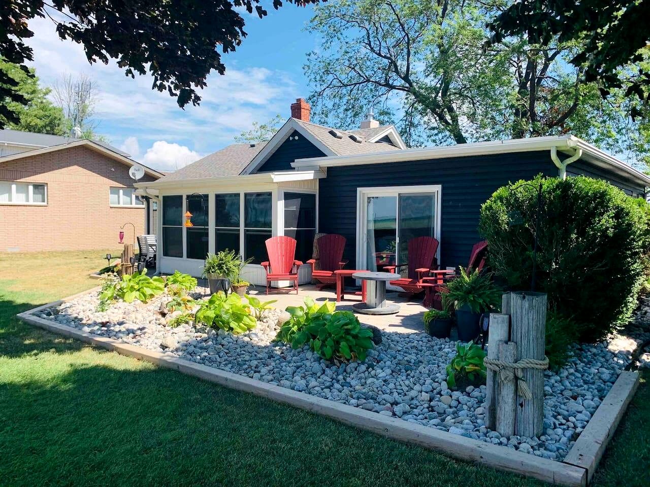 Outstanding Cottage with Nice Beach Sights in Leamington, Ontario