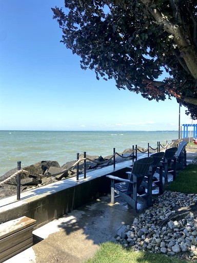 Cottages (Canada, Leamington, Ontario)