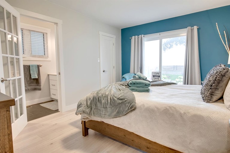 Cottages (Canada, Leamington, Ontario)