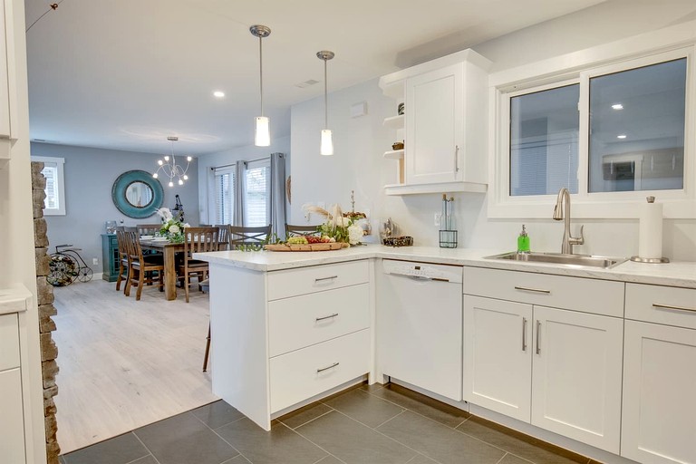 Cottages (Canada, Leamington, Ontario)